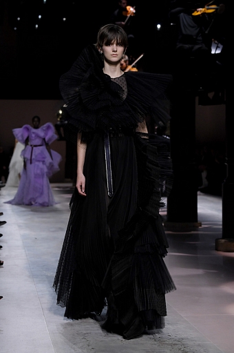 Любовные письма: коллекция Givenchy Haute Couture весна-лето 2020 фото № 24
