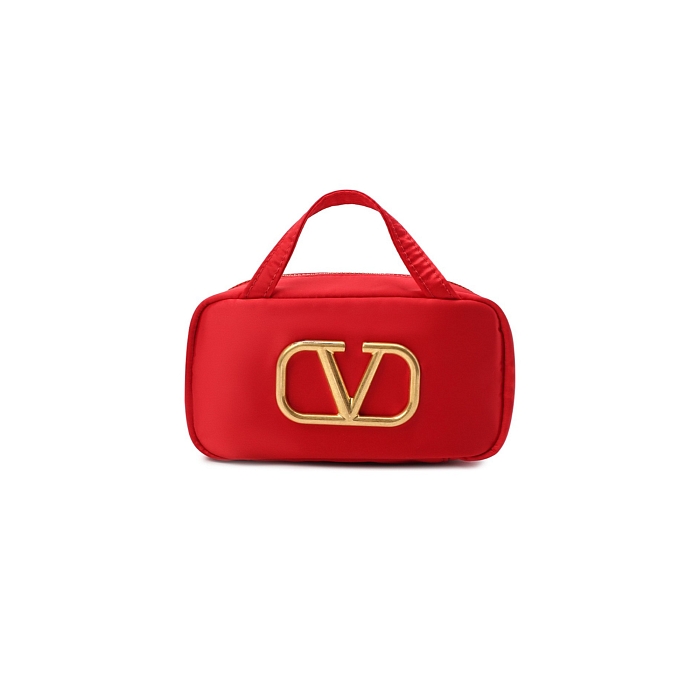 Красная текстильная косметичка Valentino Garavani, 39 500 руб. (tsum.ru) фото № 17