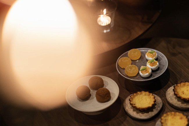 Travel-дайджест: переосмысленный велнес на курорте Velassaru Maldives, открытие The Standard в Паттайе и новые бранчи в Banyan Tree Dubai фото № 14