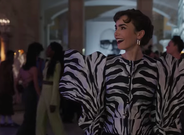 Яркие наряды, любовный треугольник и Лили Коллинз в первом трейлере 3 сезона «Эмили в Париже»