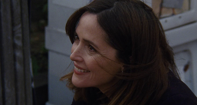 Роуз Бирн в фильме «Я бы тебя пнула, если бы могла» фото № 10