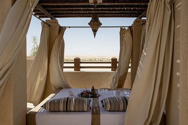 Интерьеры мира: курорт Al Wathba Desert Resort & Spa в бедуинском стиле фото № 3