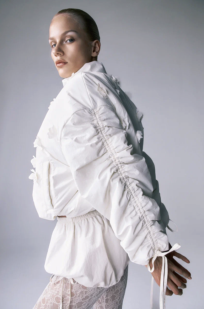 Модный дайджест: обновленная коллекция POSIÉ «Коронация», весенняя капсула MY812 и другие новости фото № 12