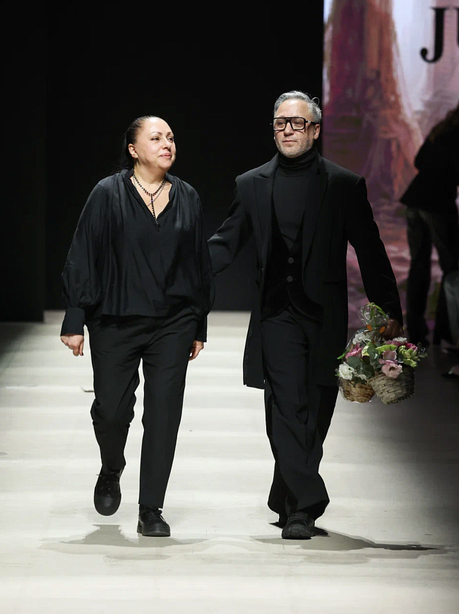 «В России любят быть модными и умеют быть модными»: дизайнеры о трендах и главной фешен-площадке страны фото № 4