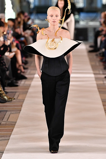 Schiaparelli Haute Couture весна-лето 2022 фото № 5