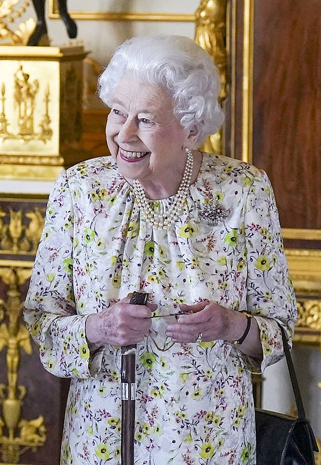 Королева Елизавета II, март 2022 года фото № 5
