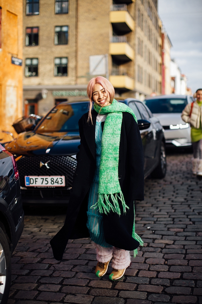 Стритстайл на Неделе моды в Копенгагене сезона осень-зима 2022/23 фото № 7