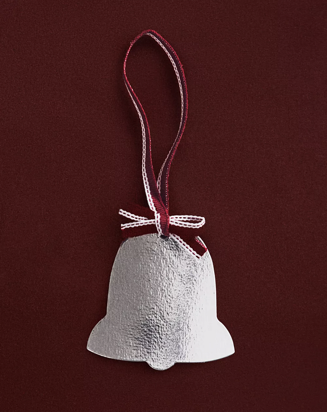 Жакет с флоральным принтом, шелковый платок, горжетка-воронтик из альпаки и другие модные подарки на Новый год фото № 1