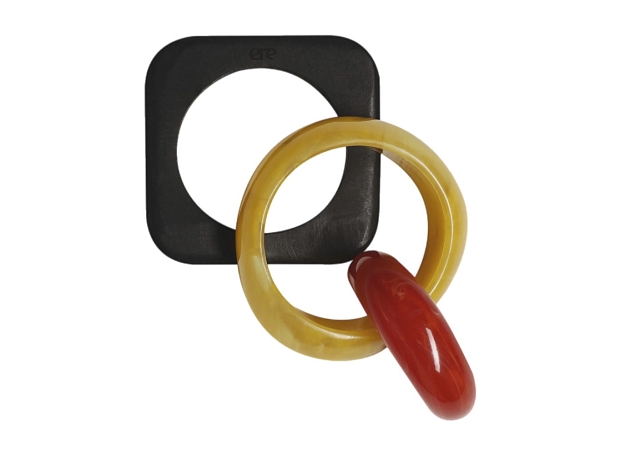 Браслеты-бэнглы в коллекциях локальных марок 