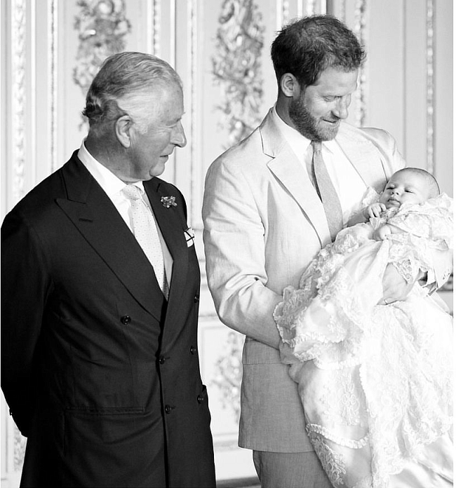 Карла III и принц Гарри. Фото: sussexroyal фото № 1