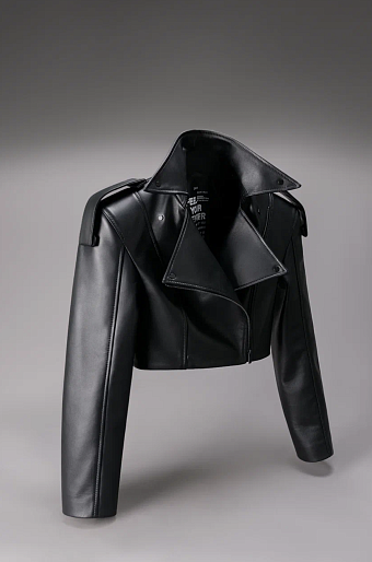 Бренд ZNWR представил новую куртку «Billie Jean» фото № 19