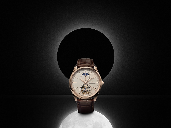 Jaeger-LeCoultre представили новую модель часов с указателем фаз луны и турбийоном фото № 3