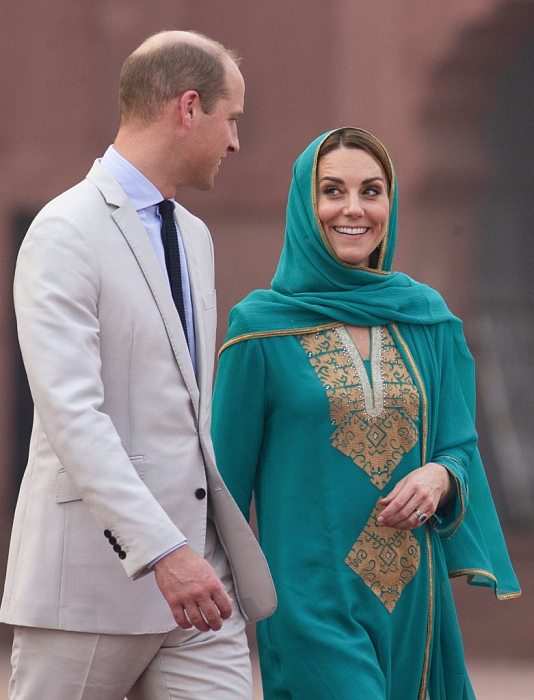 Кейт Миддлтон и принц Уильям поделились личным видео из поездки в Пакистан фото № 1