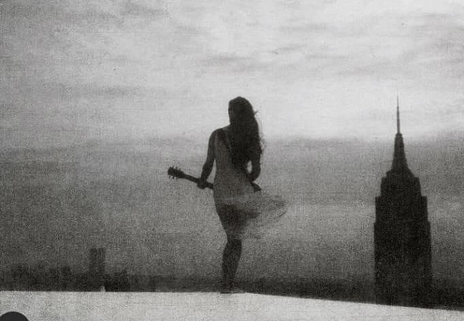 Тату, жемчуг и Хелен Фолашаде Аду. Что стоит за песнями Sade фото № 5