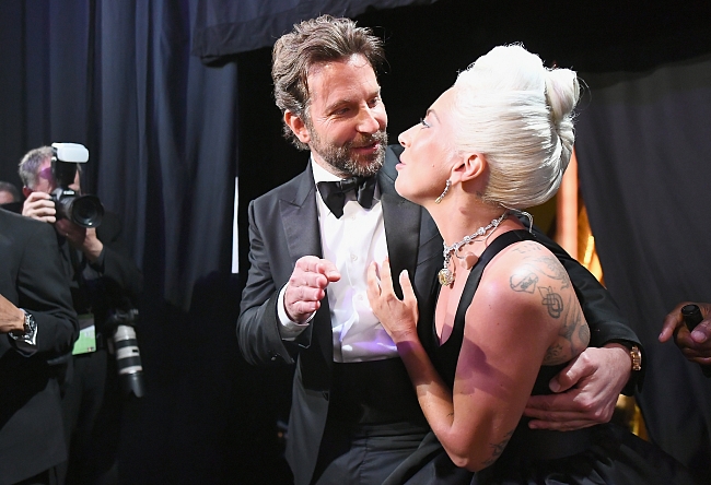 Леди Гага призналась, что их помолвка с Брэдли Купером почти состоялась фото № 1