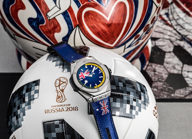 Часы Big Bang Referee 2018 FIFA World Cup Russia на ремешке в цветах английского флага фото № 5