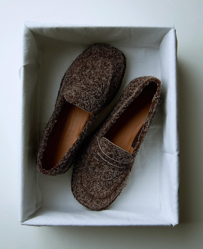 Самая необходимая обувь — лоферы на плоской подошве фото № 1