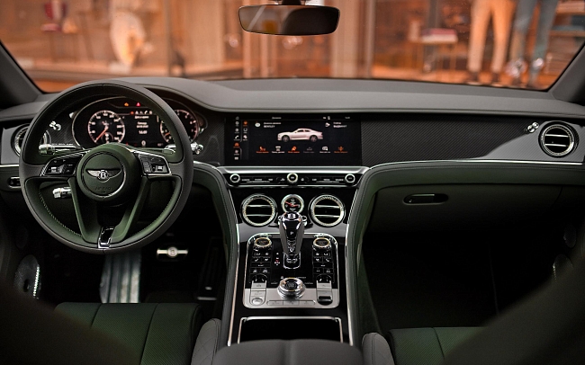 В Москве представили автомобиль Bentley Continental GT V8 фото № 2