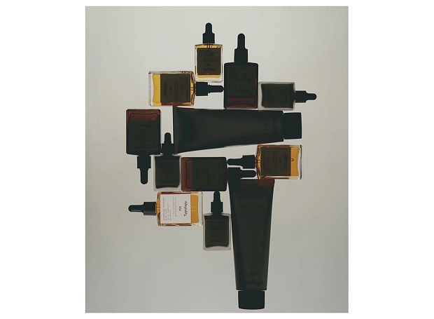 Бьюти-дайджест: новый тональный крем Clarins, коллаборация Romanovamakeup x Арарат Парк Хаятт Москва, антивозрастная гамма Thalion