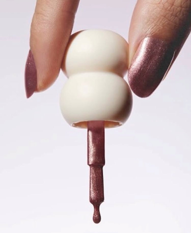 «Мы наконец-то учимся выбирать себя, а не следовать навязанным правилам красоты» — блиц-интервью с Яной Бобриневой фото № 4