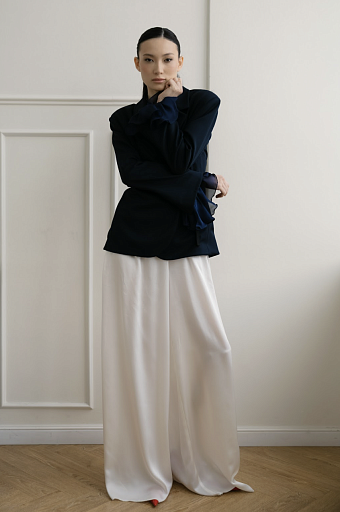 Скульптуры, контрасты и атлантический бриз: 5 показов Московской недели моды фото № 4