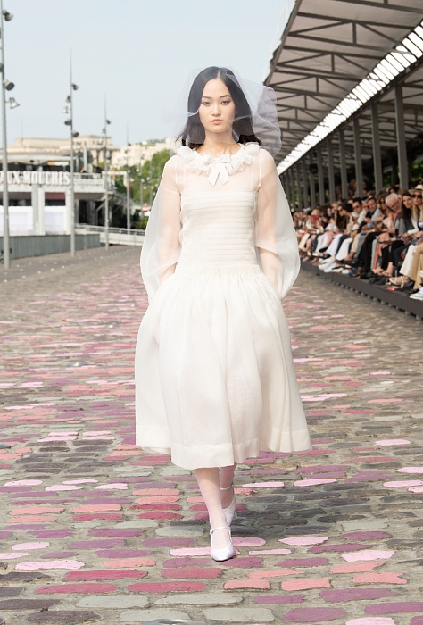 Chanel Haute Couture осень-зима 2023/24 фото № 23