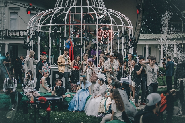 Афиша 15—21 июля: костюмированный бал, антикварный маркет и ужин с видом на Москву фото № 1