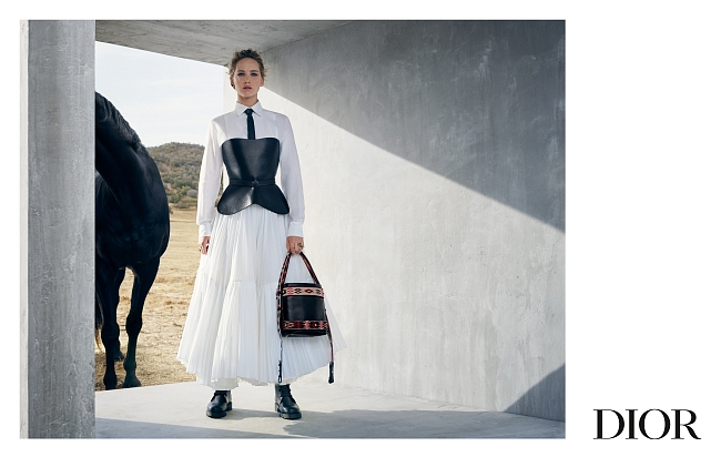 Дженнифер Лоуренс в рекламной кампании Dior Cruise 2019 фото № 4