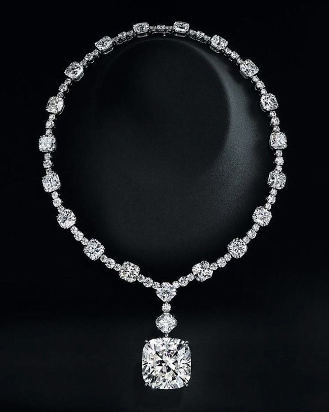 Wishlist! Часы Chanel Premier Chaine, парфюм Guerlain Vanille Planifolia Extrait 21, коллекционная книга «Вино и путешествия по Италии» и другие хотелки Анастасии Пан фото № 7