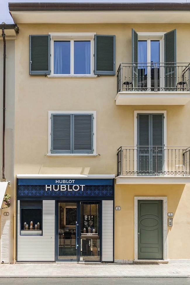 Новый бутик Hublot в итальянском курорте Форте-деи-Марми фото № 2