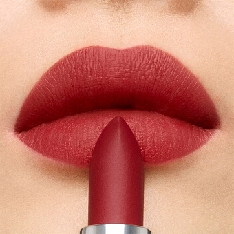 Пример макияжа губ с помадой Givenchy Le Rouge Sheer Velvet фото № 3