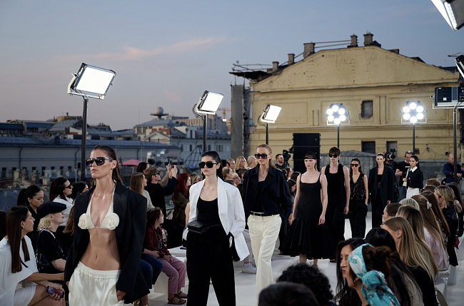 Ксения Собчак, Дарья Клюкина, Анастасия Рябцова и другие гости на TSUM Fashion Show фото № 1
