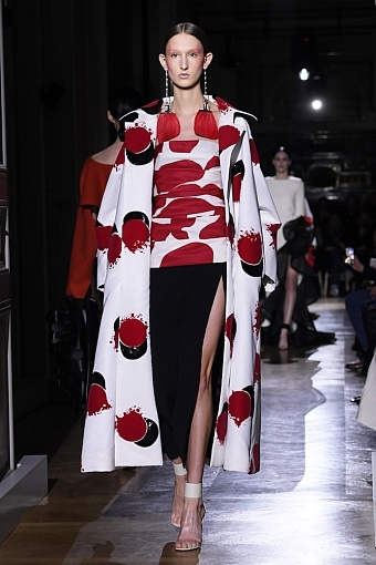 Платья мечты: как прошел показ Valentino Haute Couture весна-лето 2020 фото № 5