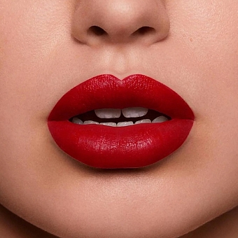 Пример макияжа губ с помадой Babor Creamy Lipstick Rouge à lèvres Brillant фото № 9