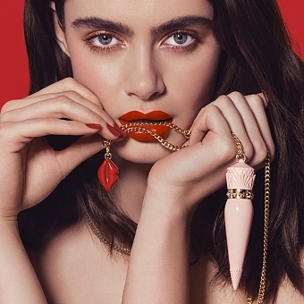 Пример макияжа губ с помадой Christian Louboutin Beauty Rouge Louboutin SOOOOO… Glow фото № 7