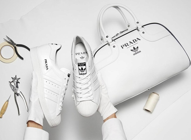 Adidas и Prada показали сумку и кроссовки из совместной коллекции