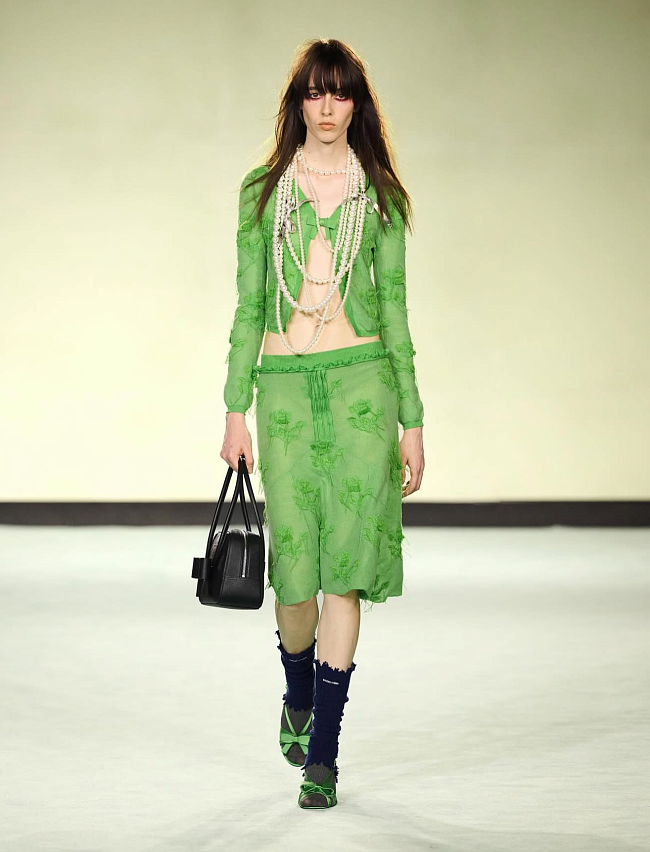 Ориентир на Восток. Самые интересные показы китайских дизайнеров фото № 11