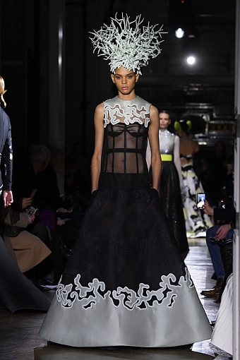 Платья мечты: как прошел показ Valentino Haute Couture весна-лето 2020 фото № 16