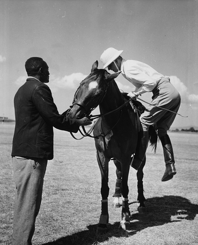 Принц Филипп на тренировке по поло, 1952 фото № 4