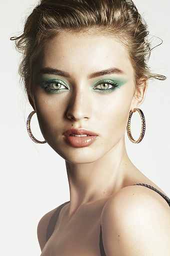 Пример макияжа, выполненного при помощи средств из коллекции Dolce & Gabbana Beauty Holiday 2021 фото № 7