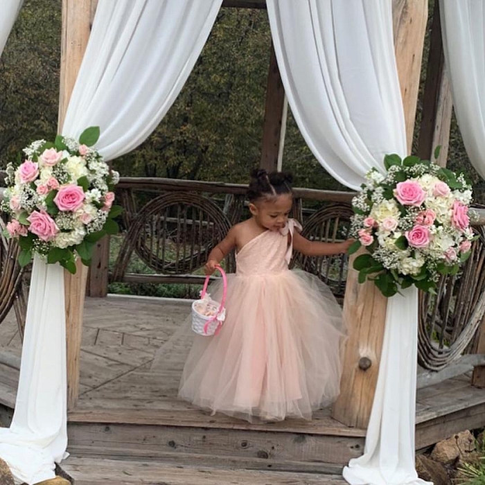 Как трогательно: Серена Уильямс поделилась фото своей дочери со свадьбы фото № 2