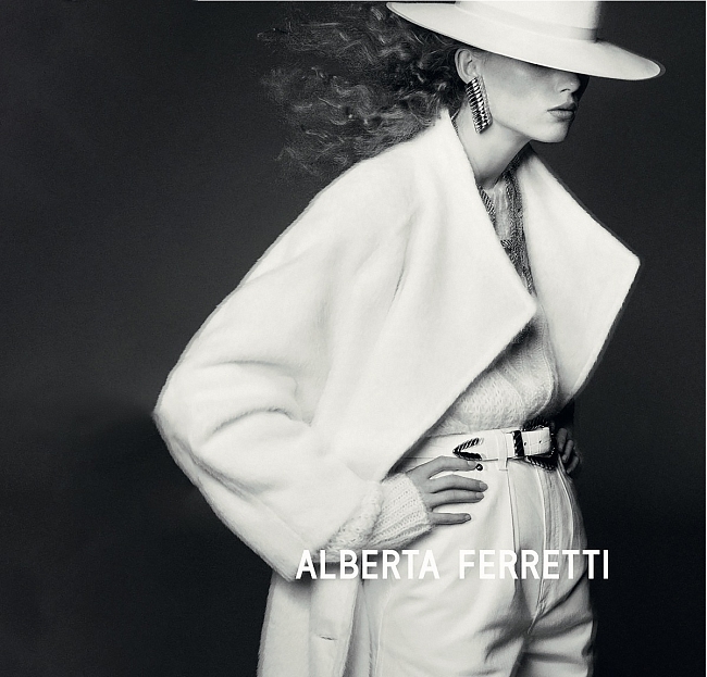 Рекламная кампания Alberta Ferretti осень-зима 2019–2020 фото № 3
