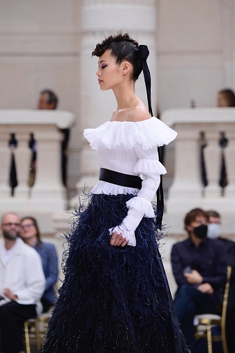 Chanel Haute Couture осень-зима 2021/2022 фото № 11
