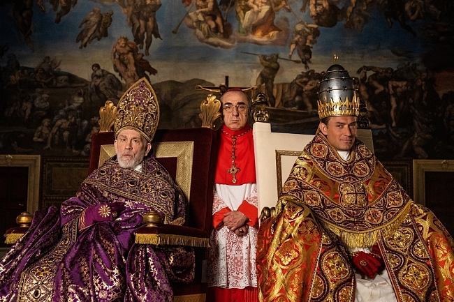 10 интересных фактов о сериалах «Молодой папа» и «Новый папа» фото № 1