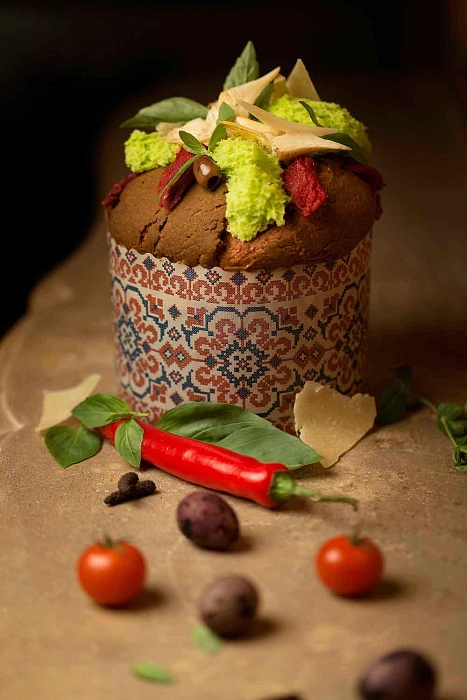«Brasserie Мост». Соленый кулич с артишоками, тажарскими маслинами и вялеными томатами, от 800 руб. фото № 9