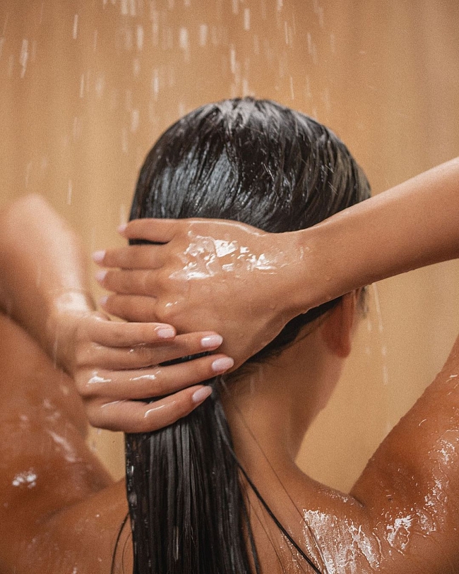 Как часто нужно мыть голову? (фото: @crownaffair) фото № 2