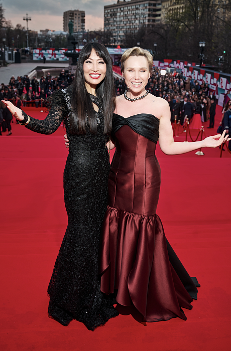 Тамми Тай и Дарья Екамасова в украшениях Mercury фото № 20